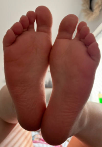 Feet by padded-walker-53, top 3 on RateMyFeet