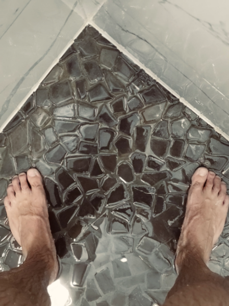 Look at my feet 👀