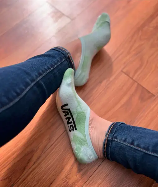 Vans & tie-dye, tu aimes ? 💚