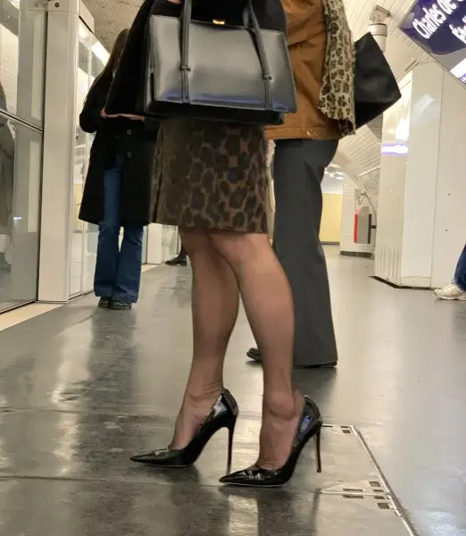 Léopard et talons aiguilles. Vibe urbaine ✨