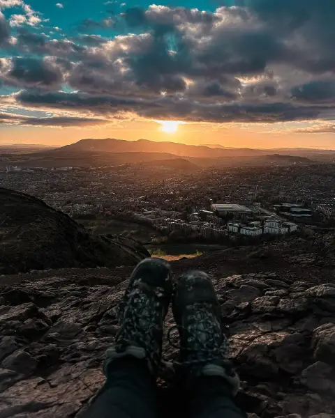 Müde Füße, wunderschöne Aussicht. 🌄