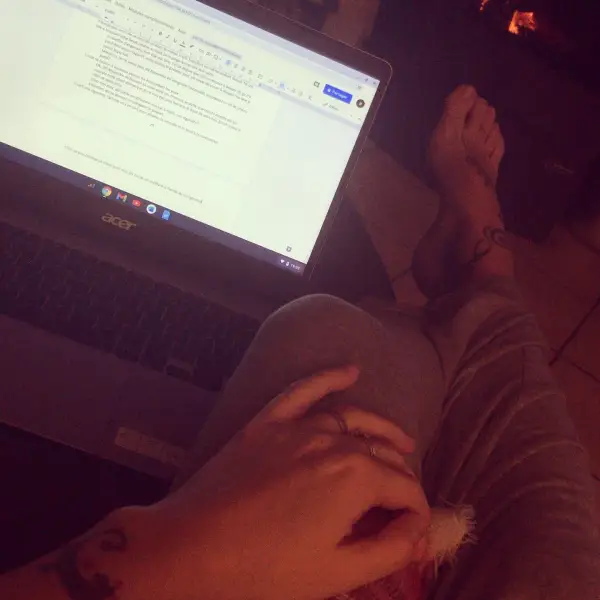Allons travailler… au coin du feu.