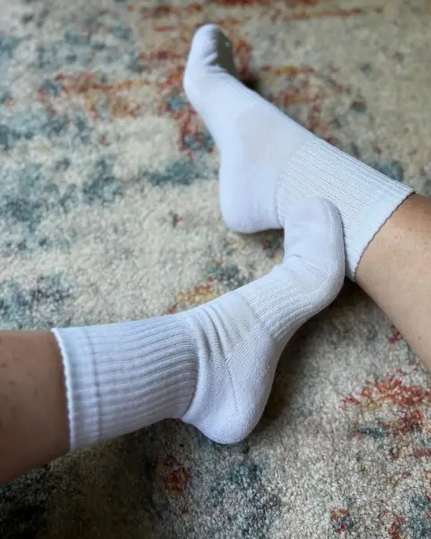 confort blanc sur tapis cosy