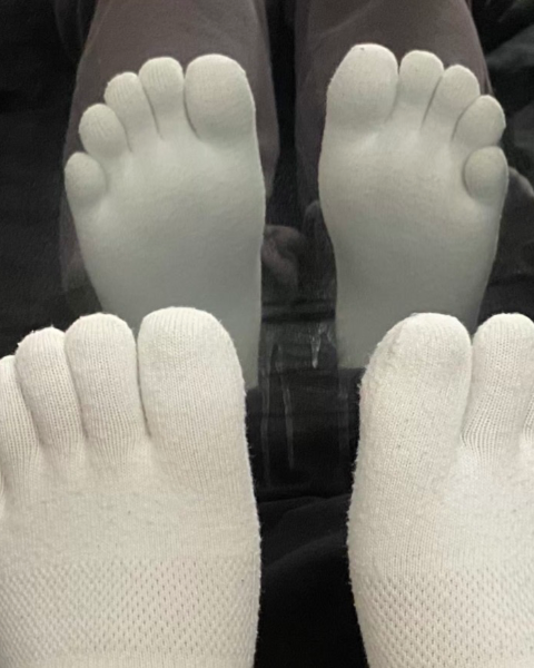 Toe socks
