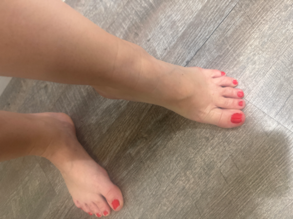Red toes make my ❤️ happy 