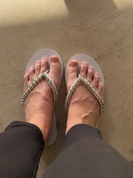 leggings & feet ✨